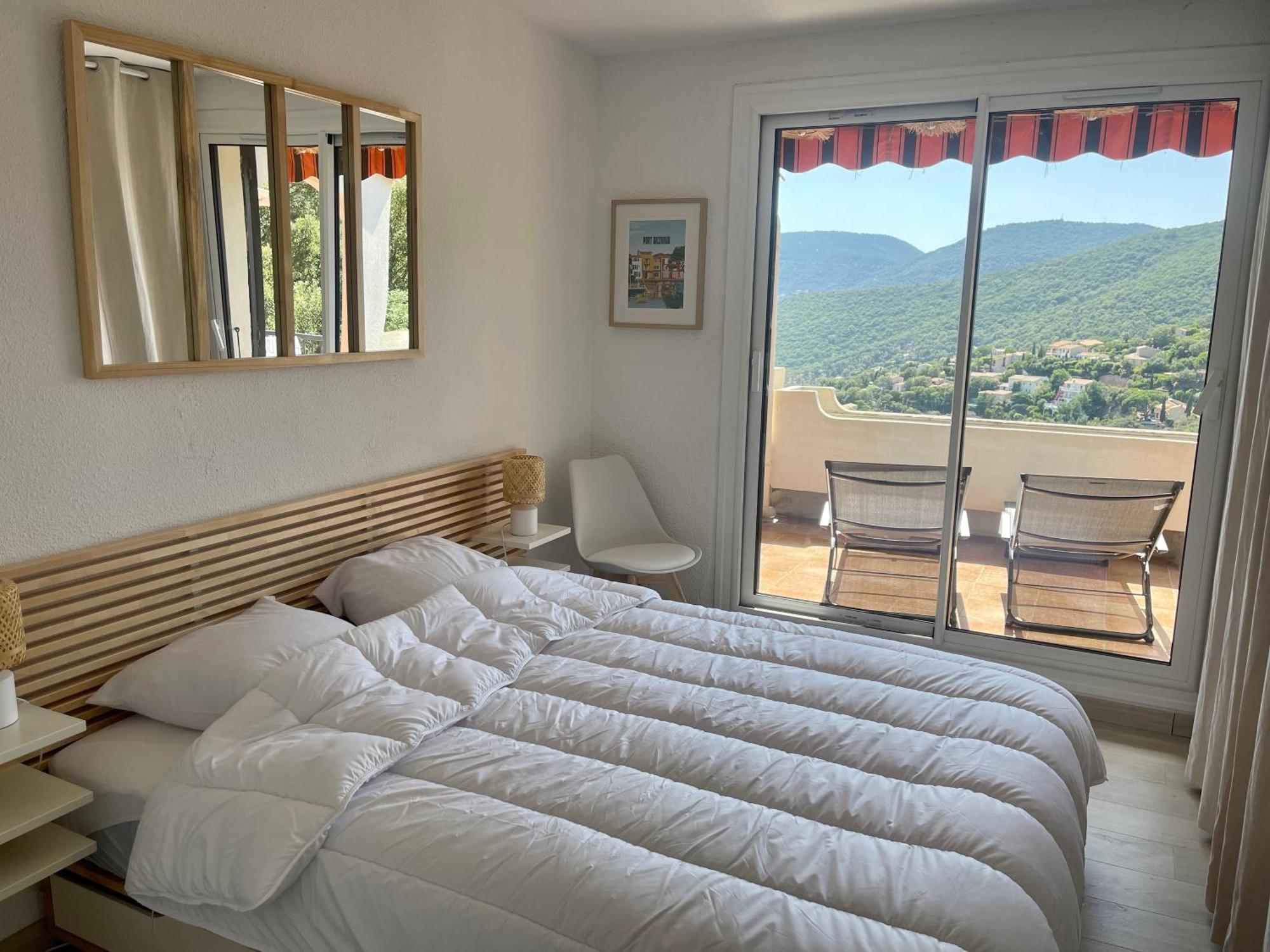 Bastide 2 - Piscine - Vue - Wifi - 2 Sdb *